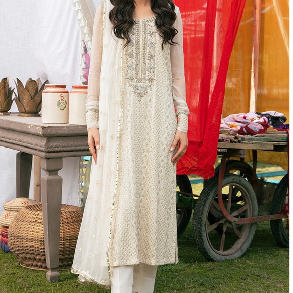 Original Chiffon Chicken Kari Embellished outfit Size Large New - Picture 3 of 5